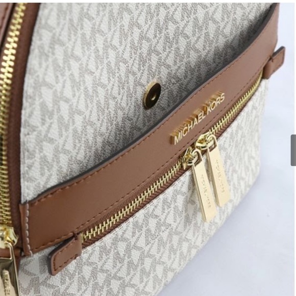 MICHAEL KORS Kenly Medium Backpack Signature Vanilla Bag - Picture 11 of 16